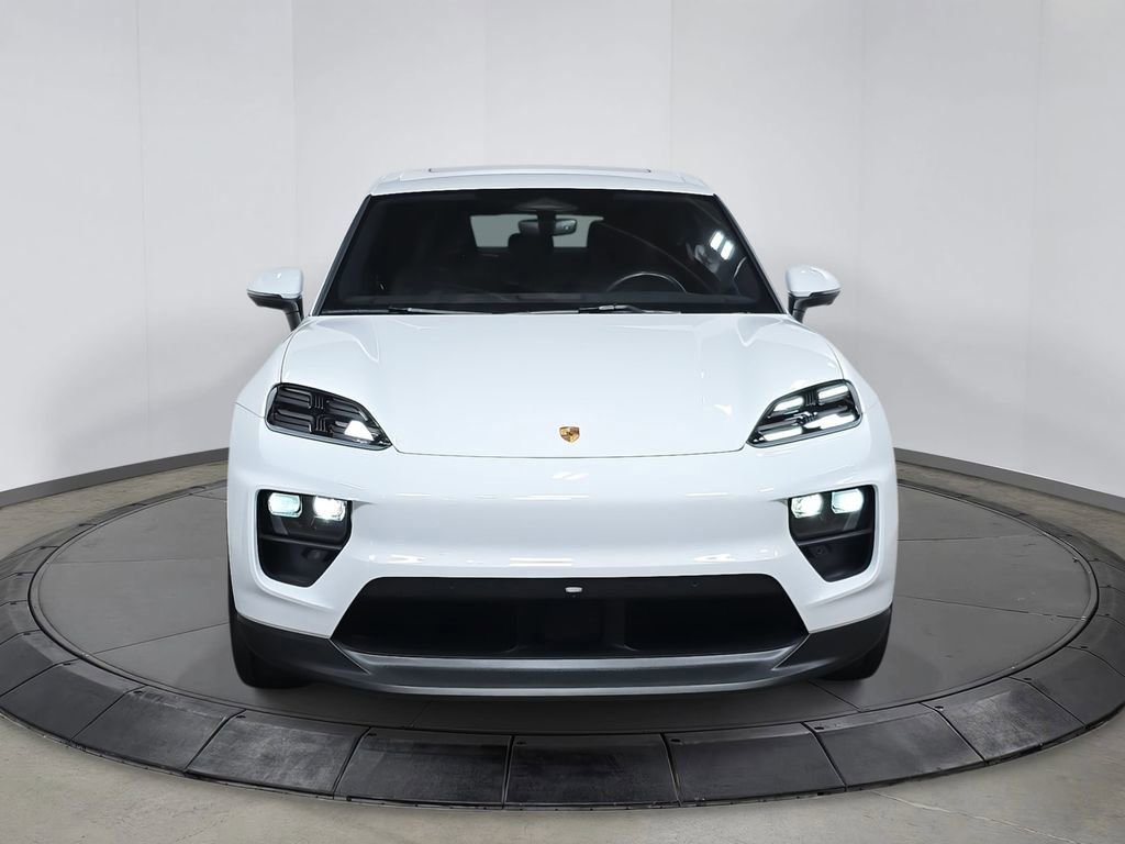 Certified 2025 Porsche Macan Electric image 10