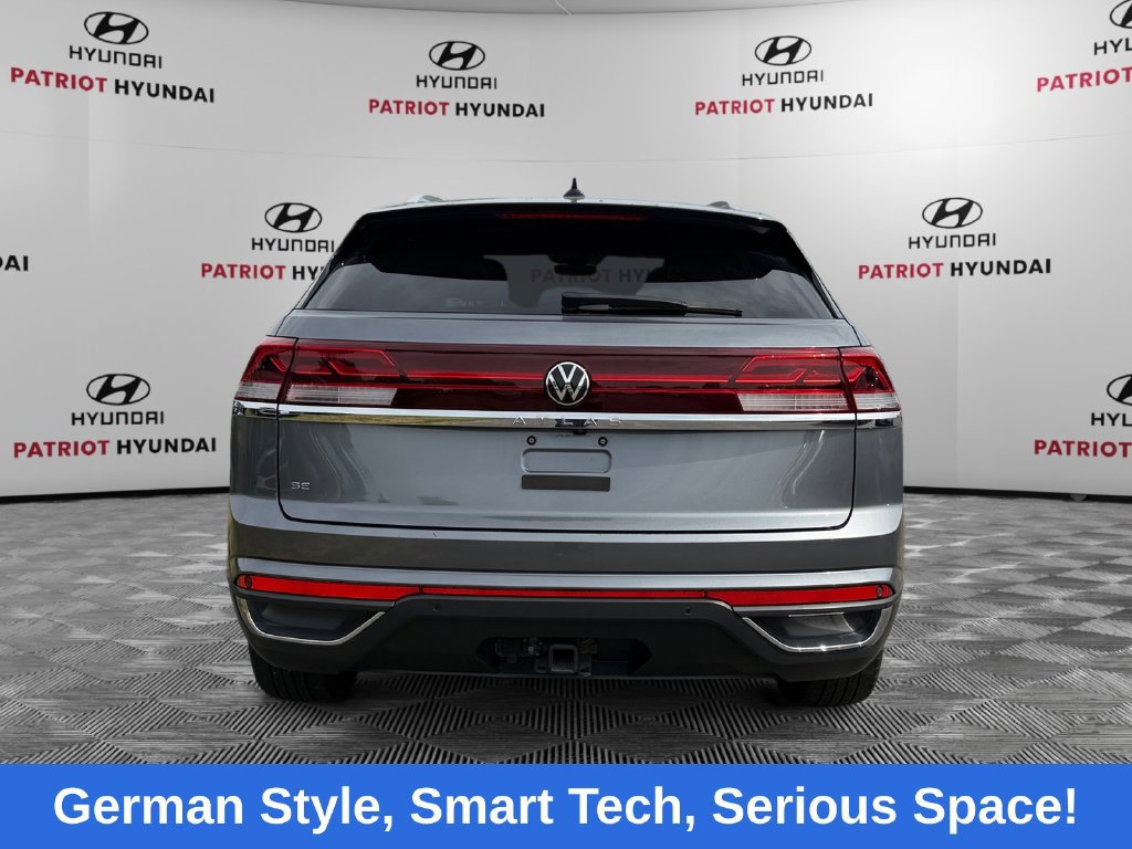 Used 2024 Volkswagen Atlas Cross Sport SE FWD image 4