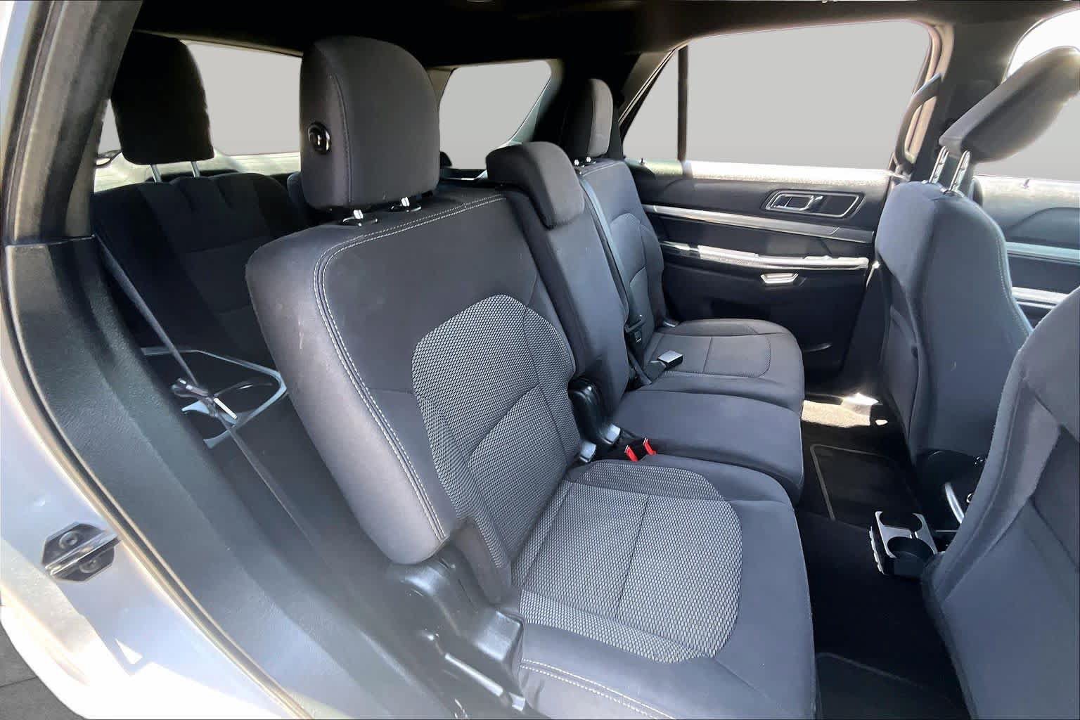 Used 2019 Ford Explorer XLT w/ Equipment Group 201A FWD image 19