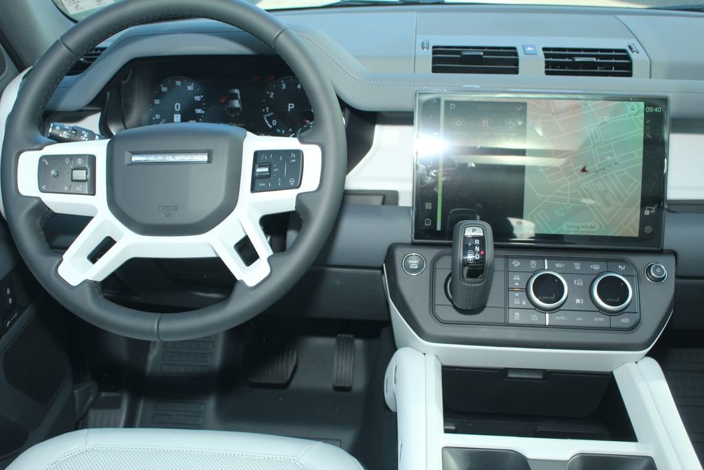 New 2026 Land Rover Defender 110 S AWD/4WD image 4