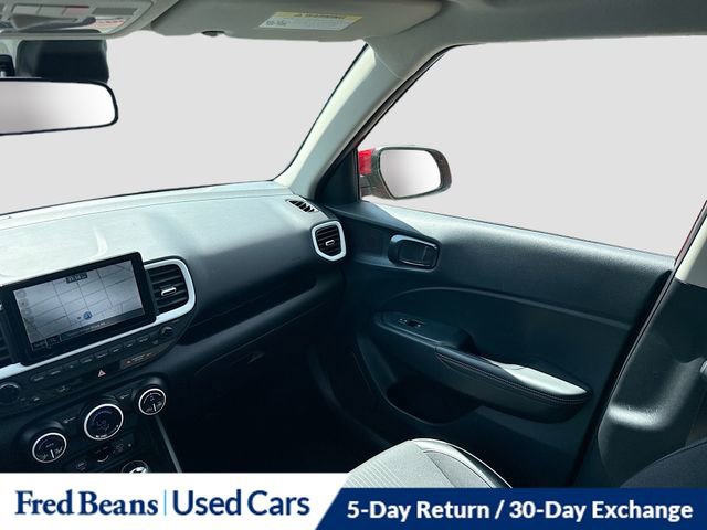 Used 2023 Hyundai Venue Limited image 25