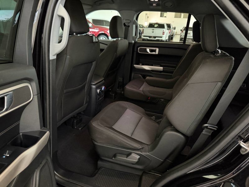 Used 2022 Ford Explorer XLT RWD image 18