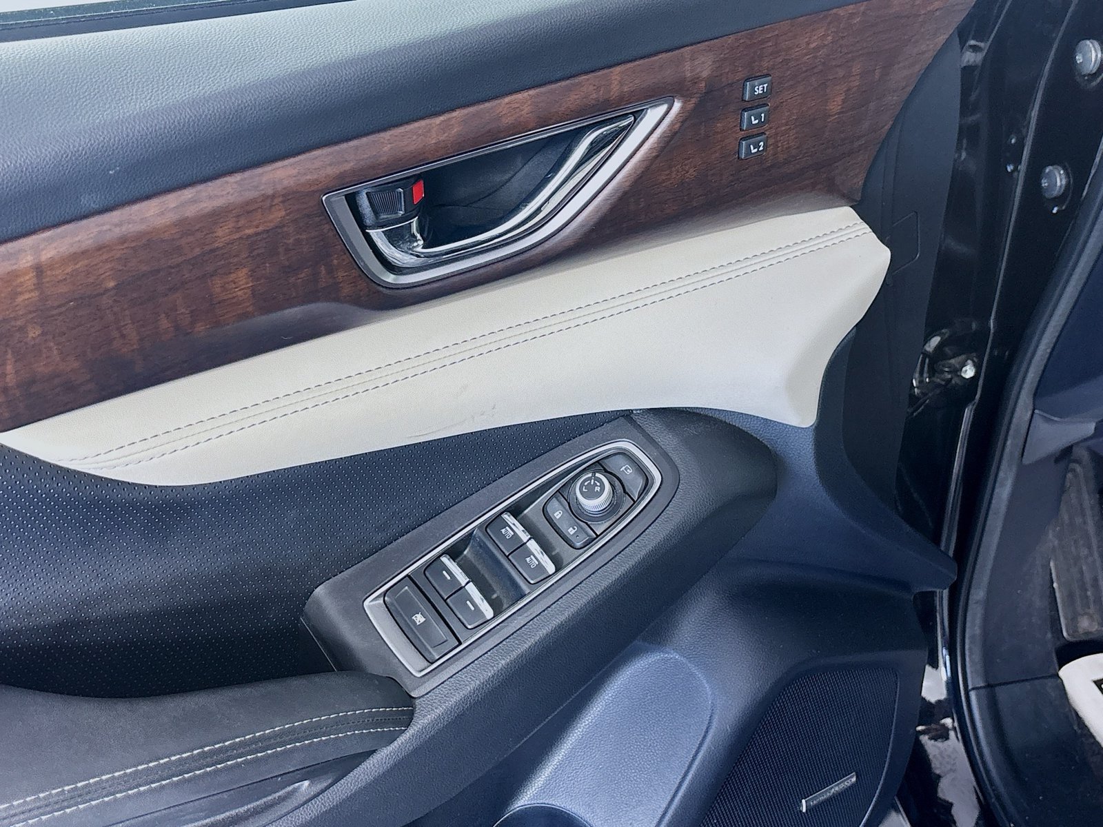 Used 2022 Subaru Ascent Touring AWD/4WD image 18