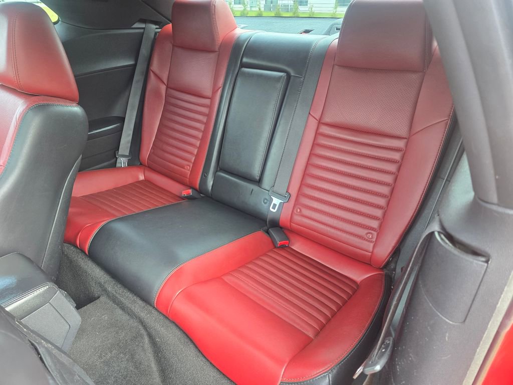 Used 2014 Dodge Challenger R/T Plus RWD image 9