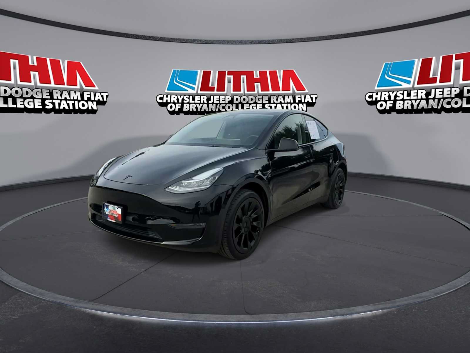 Used 2023 Tesla Model Y Long Range AWD/4WD image 3