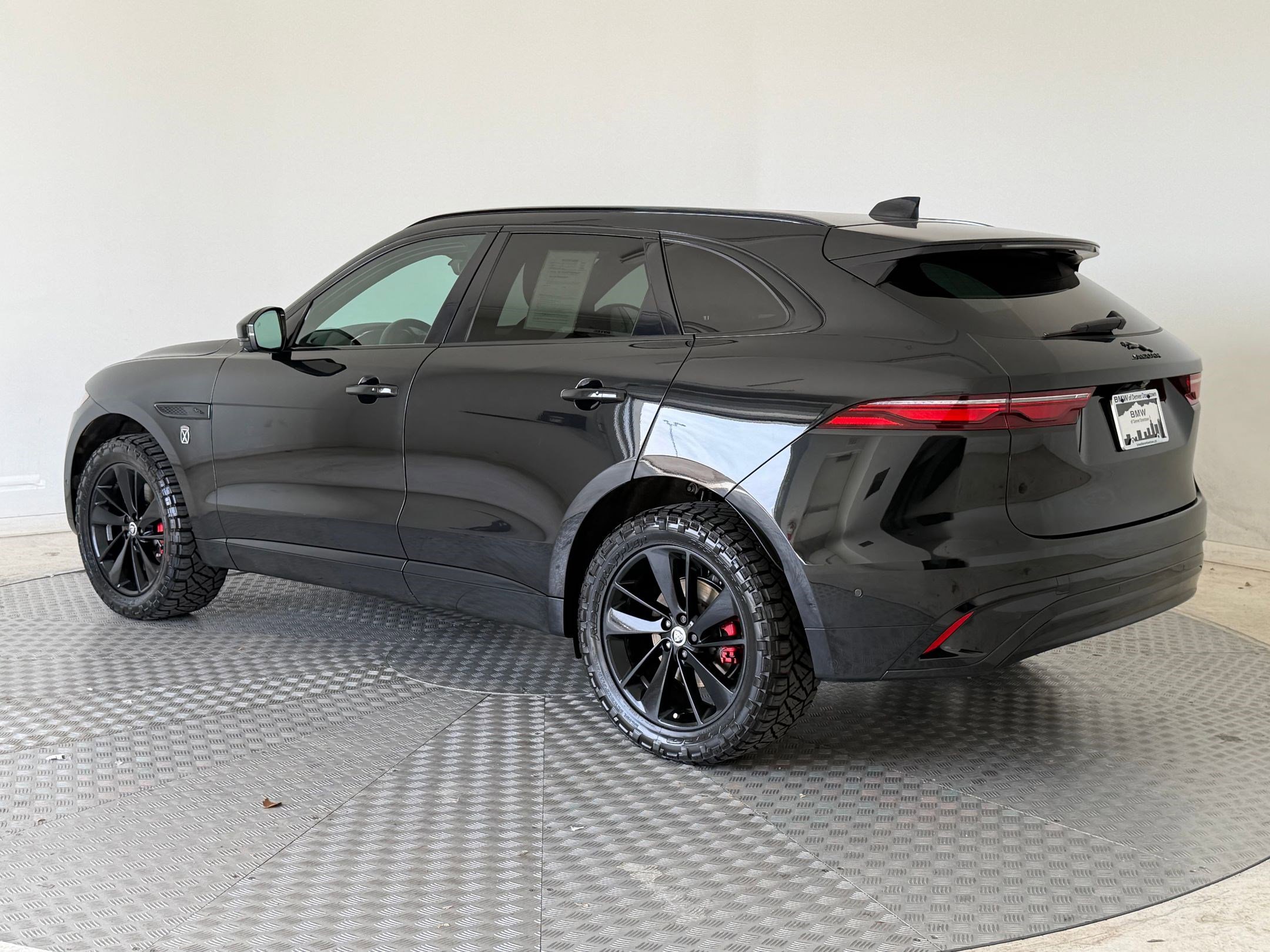 Used 2024 Jaguar F-PACE R-Dynamic S image 3