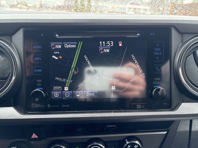 Used 2018 Toyota Tacoma TRD Sport w/ Technology Package image 24