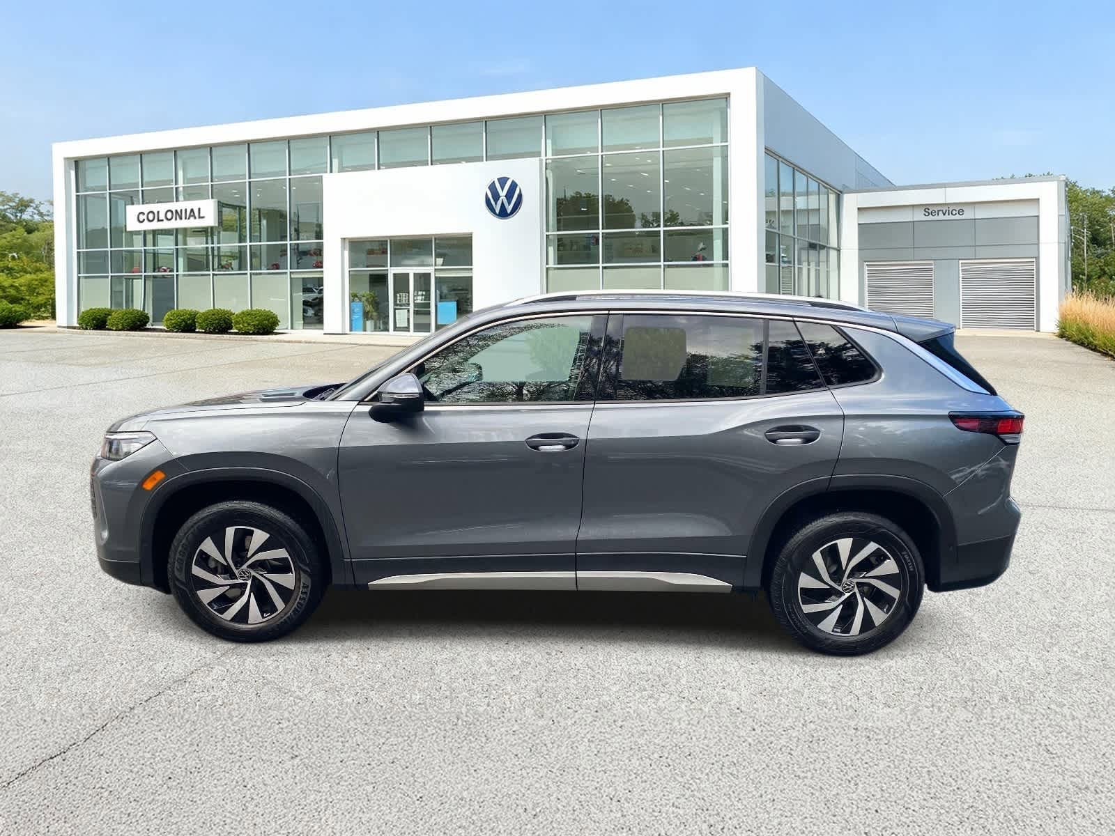 Certified 2025 Volkswagen Tiguan S AWD/4WD image 2