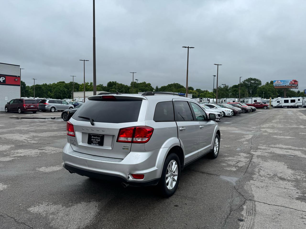 Used 2014 Dodge Journey SXT w/ Flexible Seating Group FWD image 3