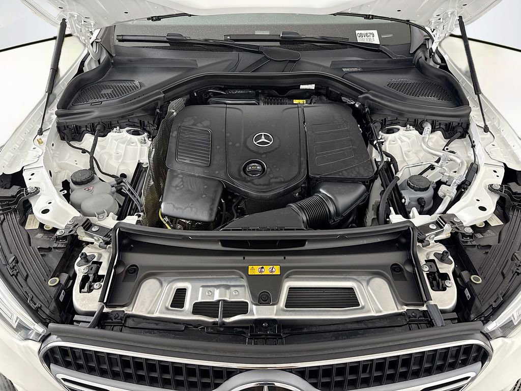 Used 2025 Mercedes-Benz GLC 300 4MATIC image 28