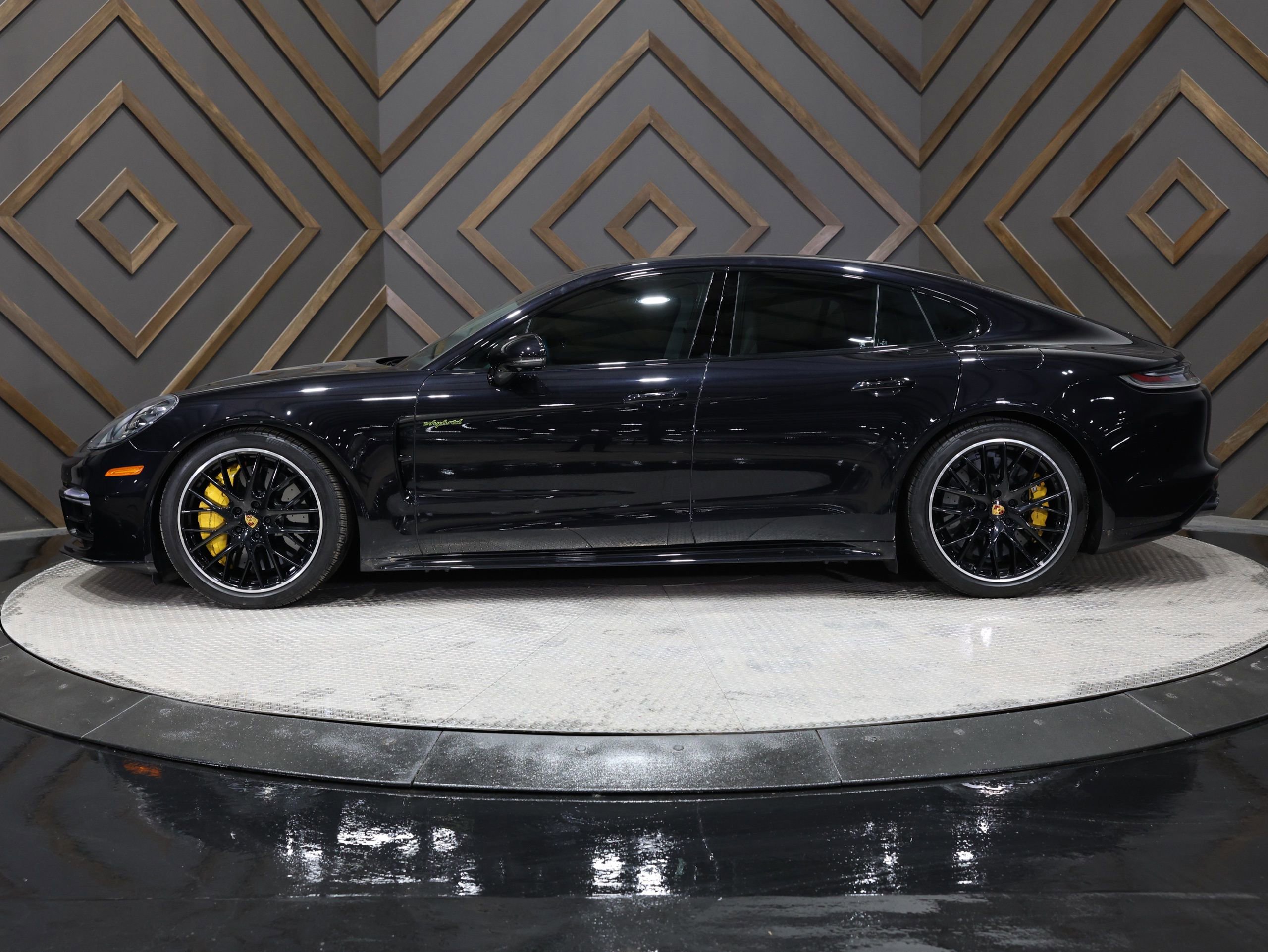 Used 2023 Porsche Panamera Turbo S image 7