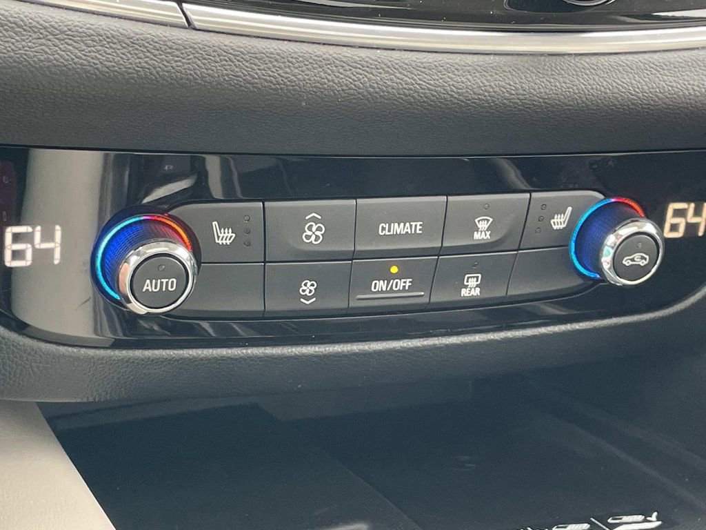 Used 2022 Buick Enclave Essence w/ Experience Buick Package image 25