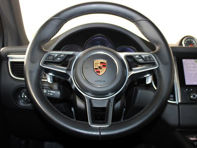 Used 2018 Porsche Macan AWD/4WD image 16