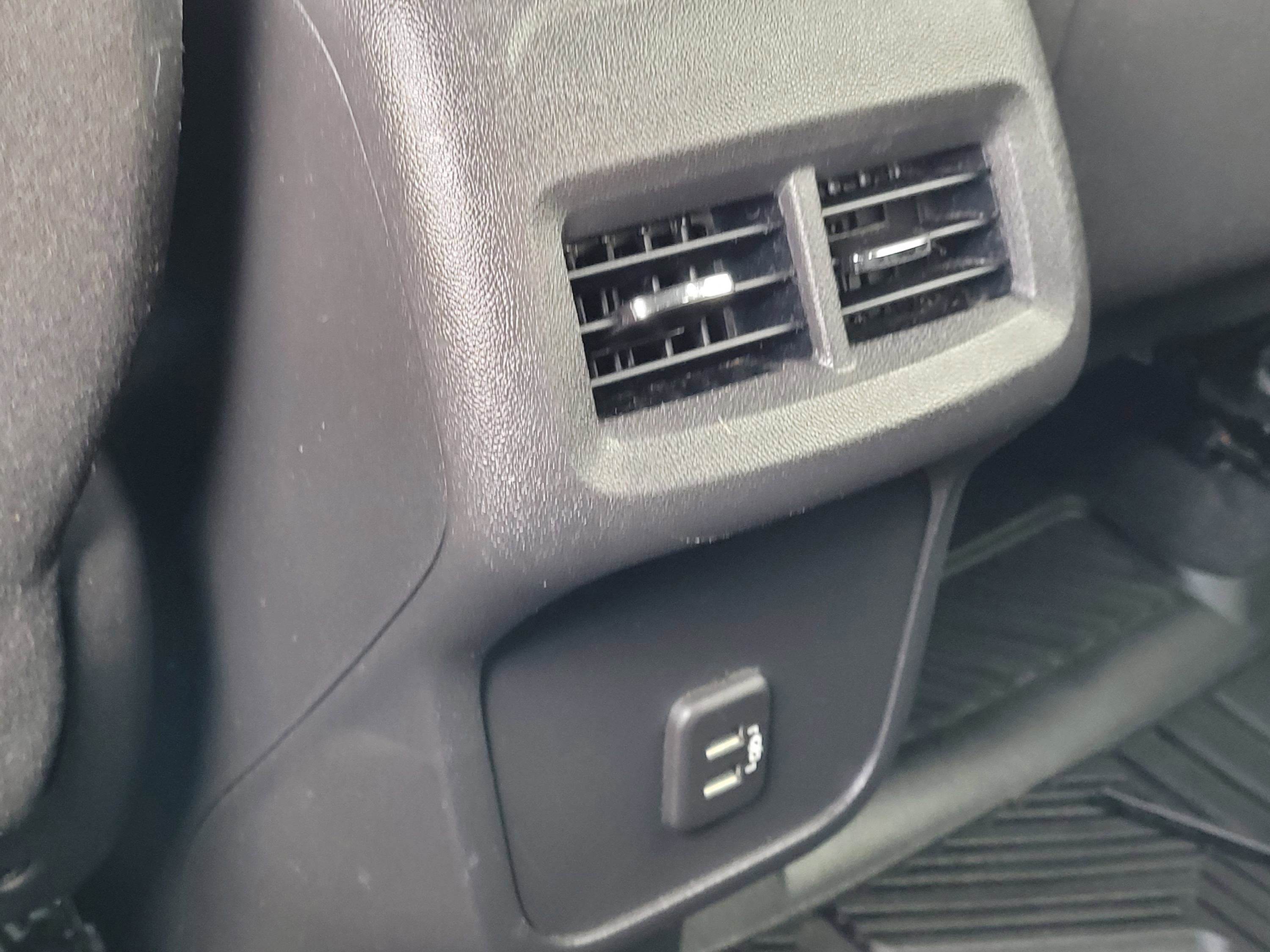 Used 2019 Chevrolet Equinox LT image 27