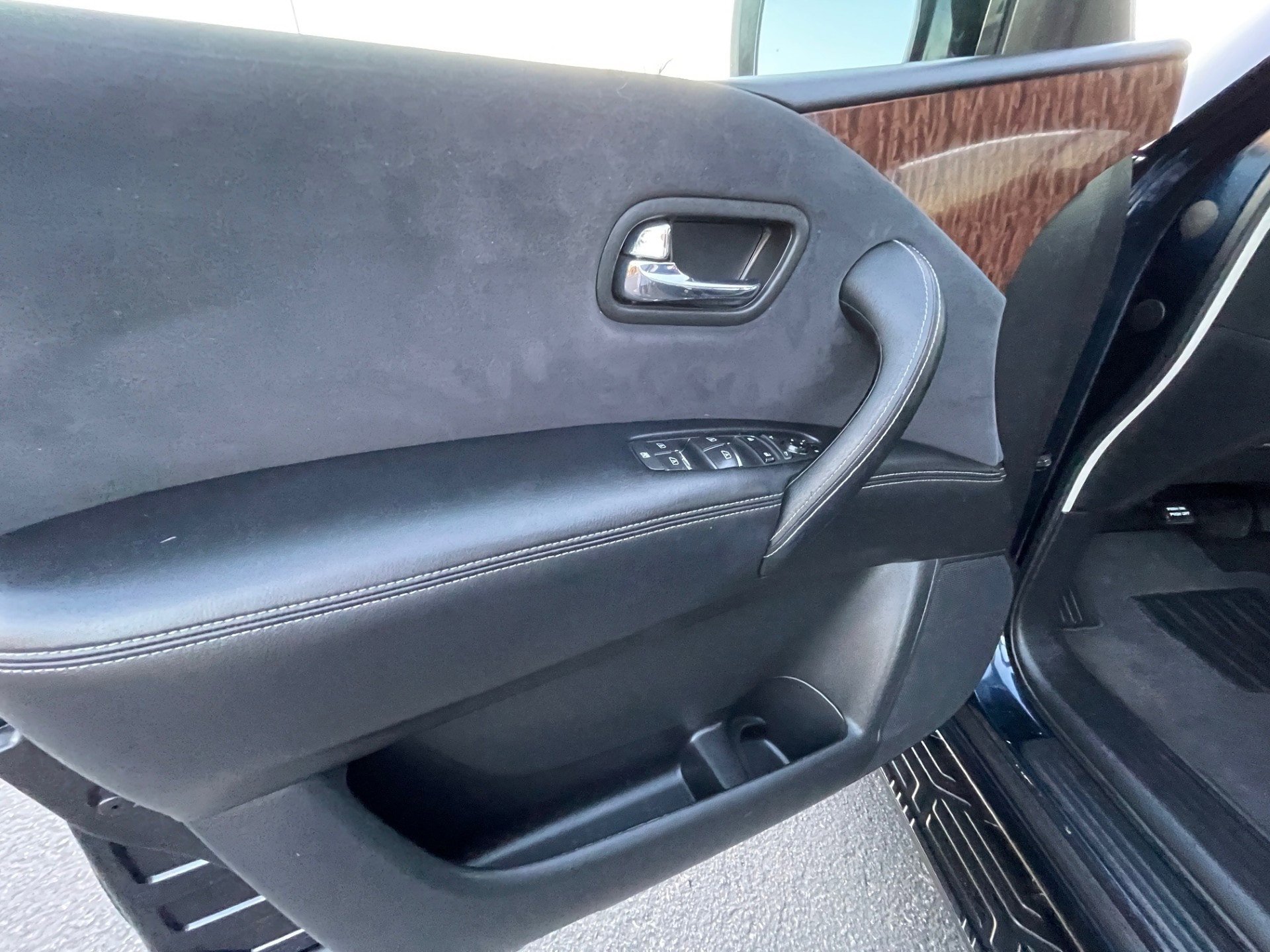 Used 2018 Nissan Armada SV w/ Driver Package AWD/4WD image 12
