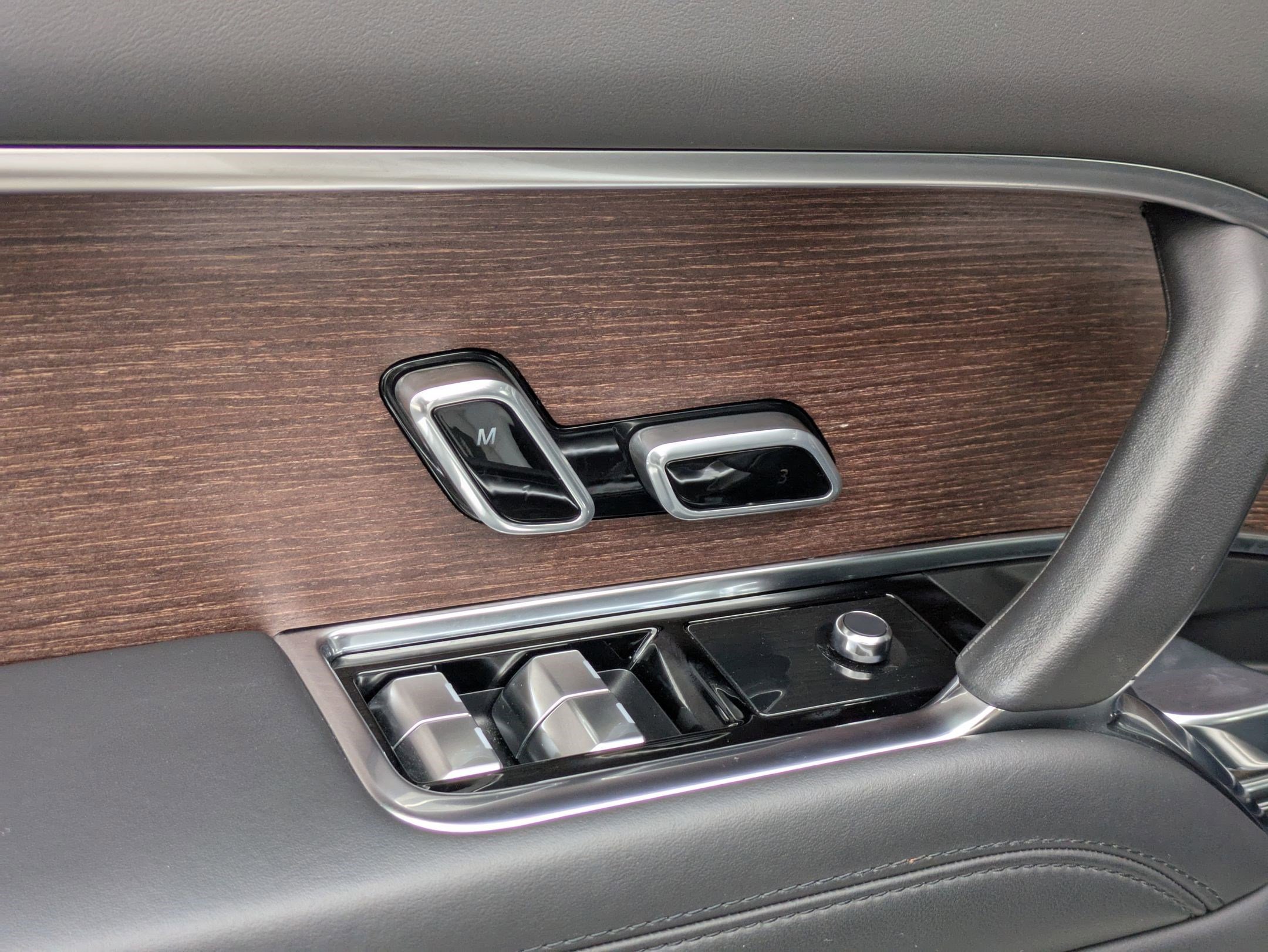 Certified 2023 Land Rover Range Rover SE image 13