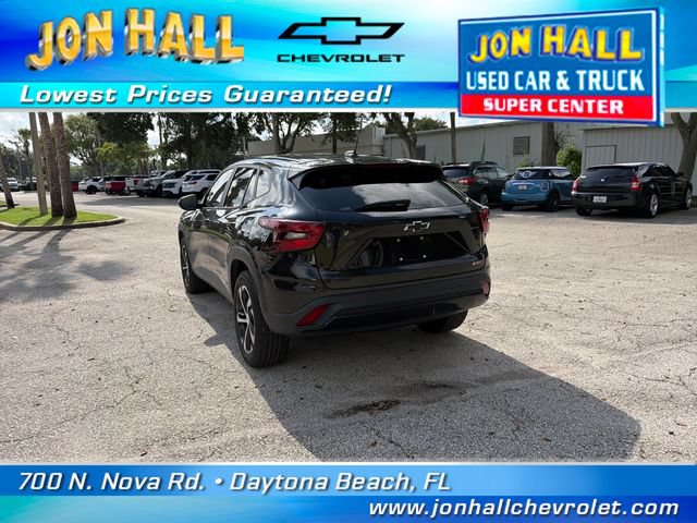 Used 2024 Chevrolet Trax RS w/ Sunroof Package FWD image 9