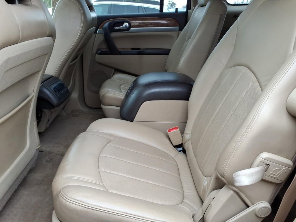 Used 2011 Buick Enclave CXL image 20