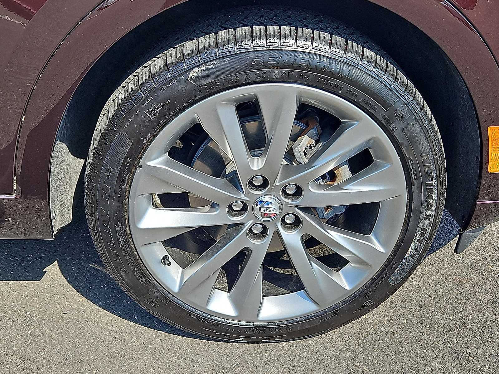Certified 2022 Buick Envision Avenir w/ Technology Package II image 8