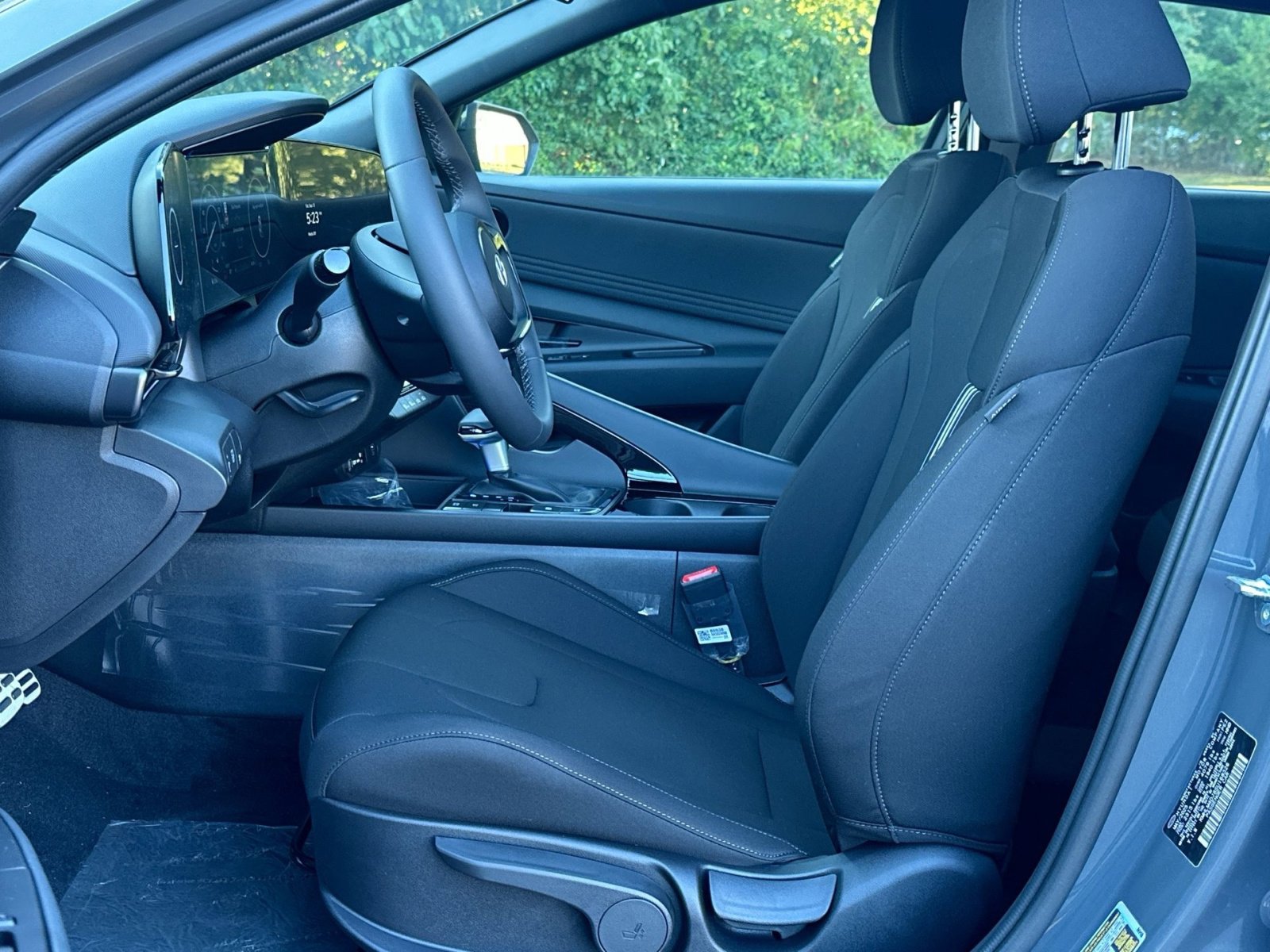 New 2025 Hyundai Elantra SEL image 13