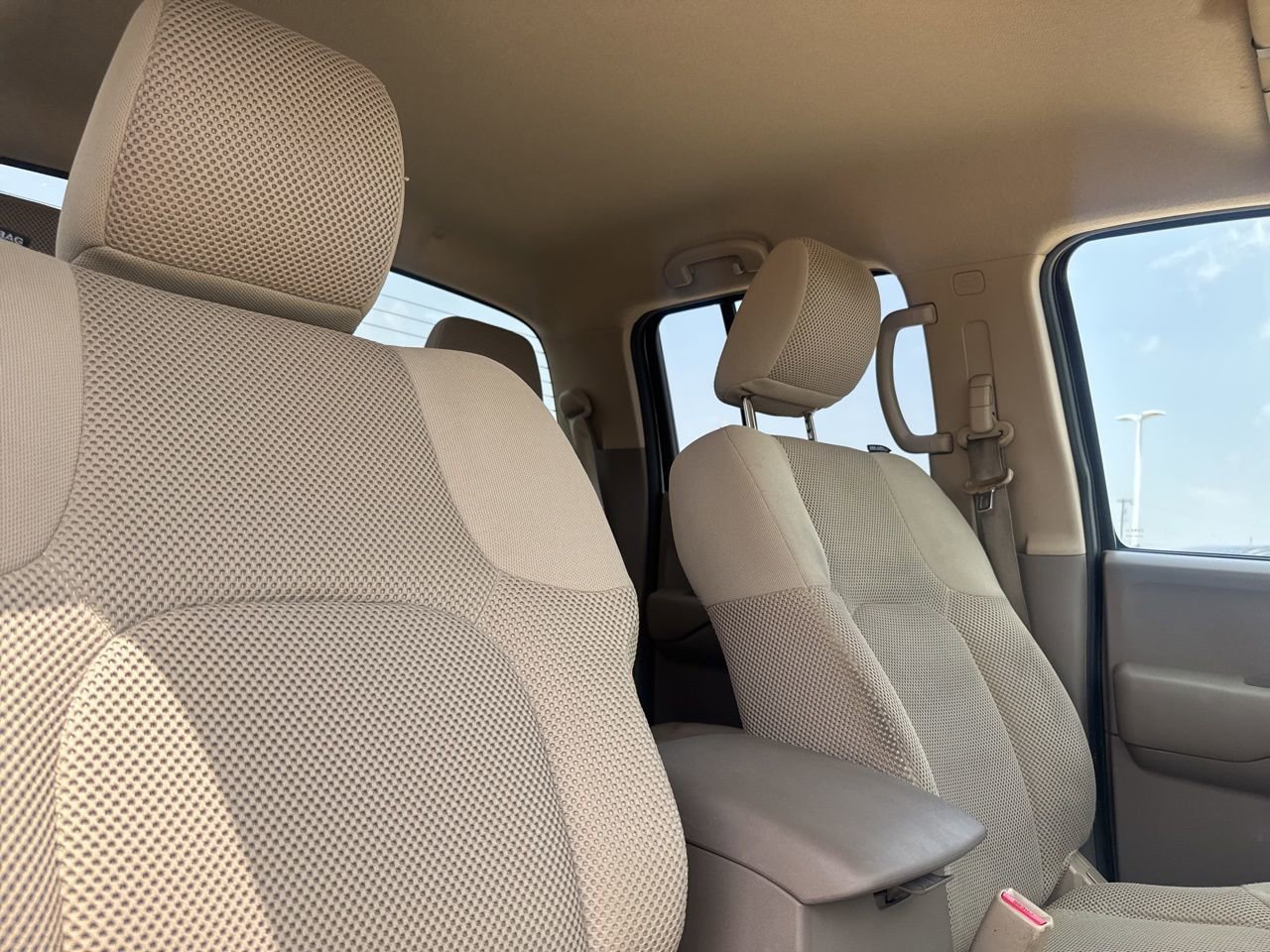 Used 2013 Nissan Frontier SV w/ SV Value Truck Pkg RWD image 27