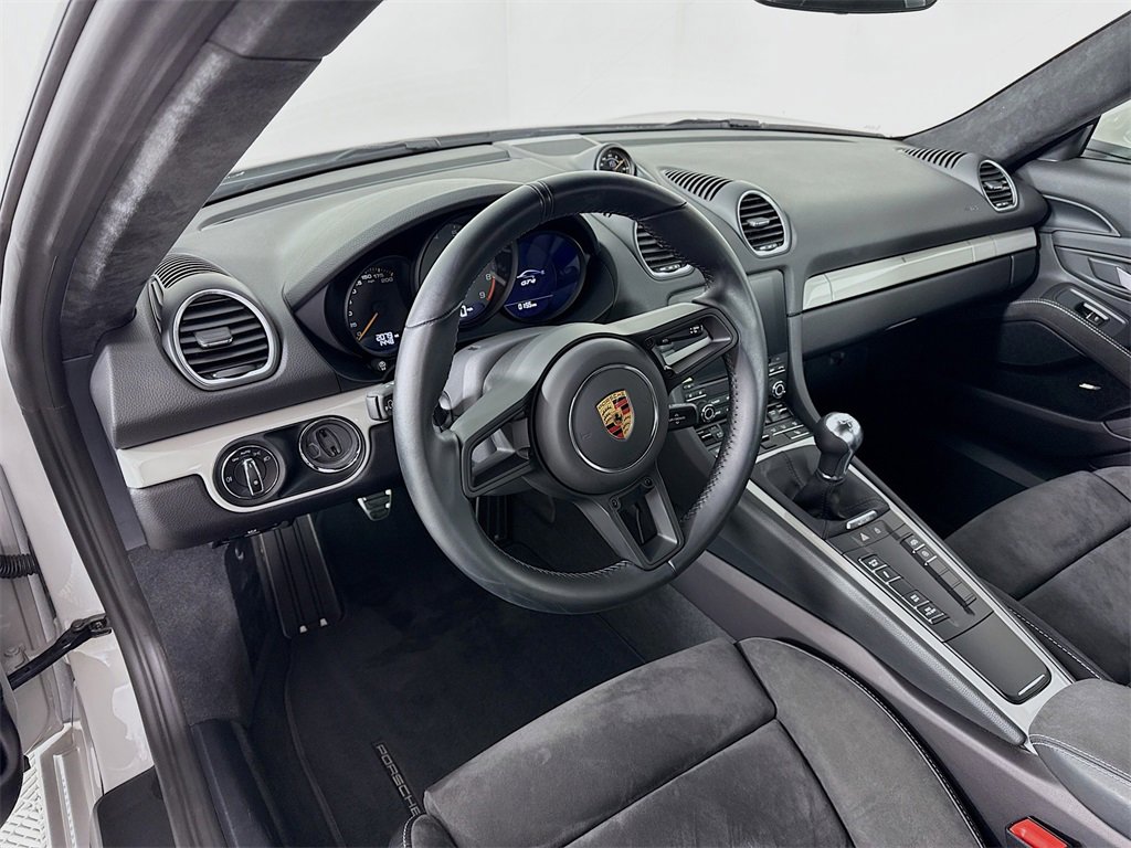 Used 2020 Porsche 718 Cayman GT4 image 4