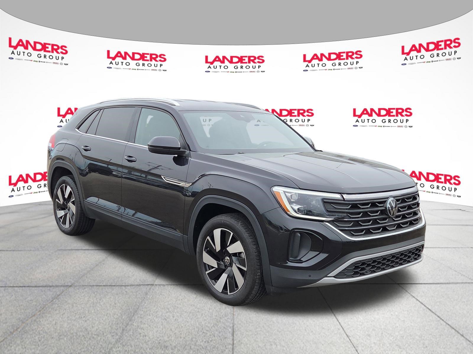 Used 2024 Volkswagen Atlas Cross Sport SE FWD image 1