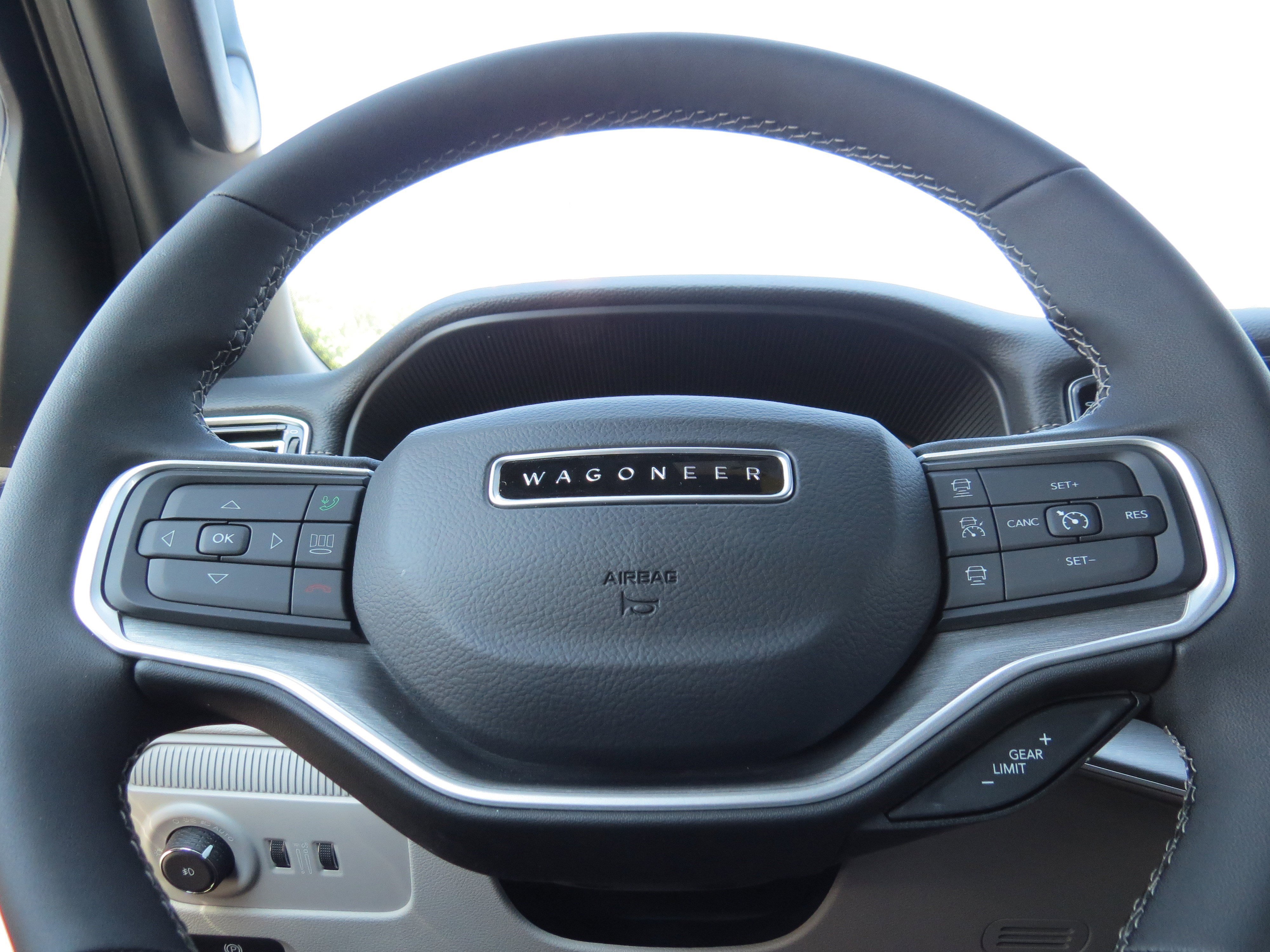 New 2025 Jeep Wagoneer L Series II w/ Convenience Group I image 24