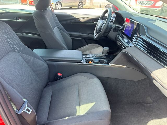 Used 2025 Toyota Camry LE FWD image 33