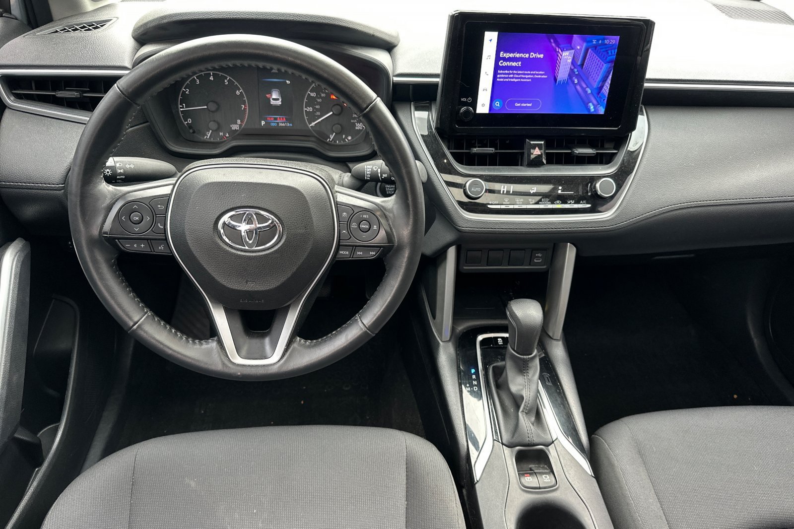 Used 2023 Toyota Corolla Cross LE w/ Moonroof Package FWD image 16