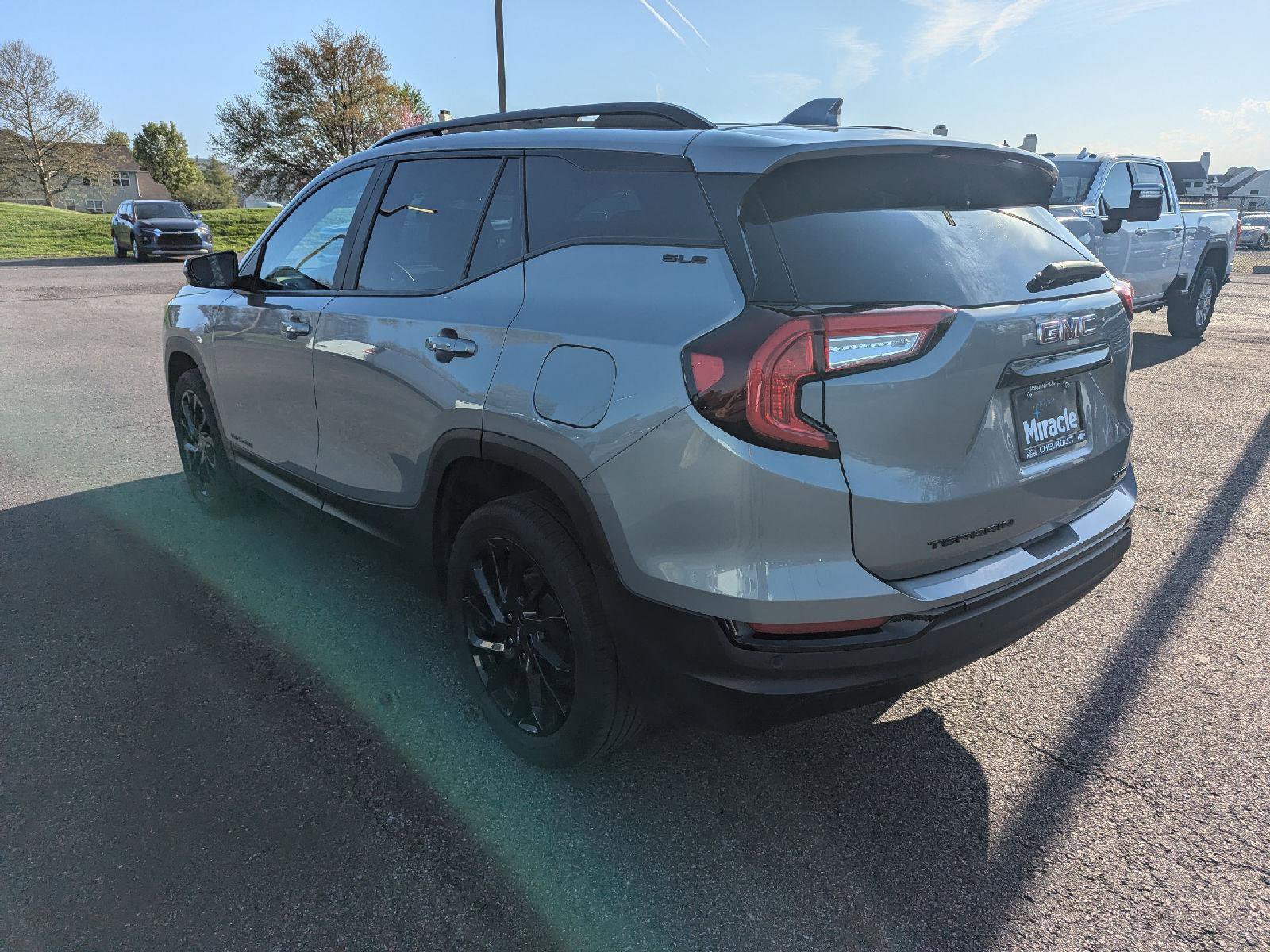 Used 2023 GMC Terrain SLE w/ Elevation Edition AWD/4WD image 5