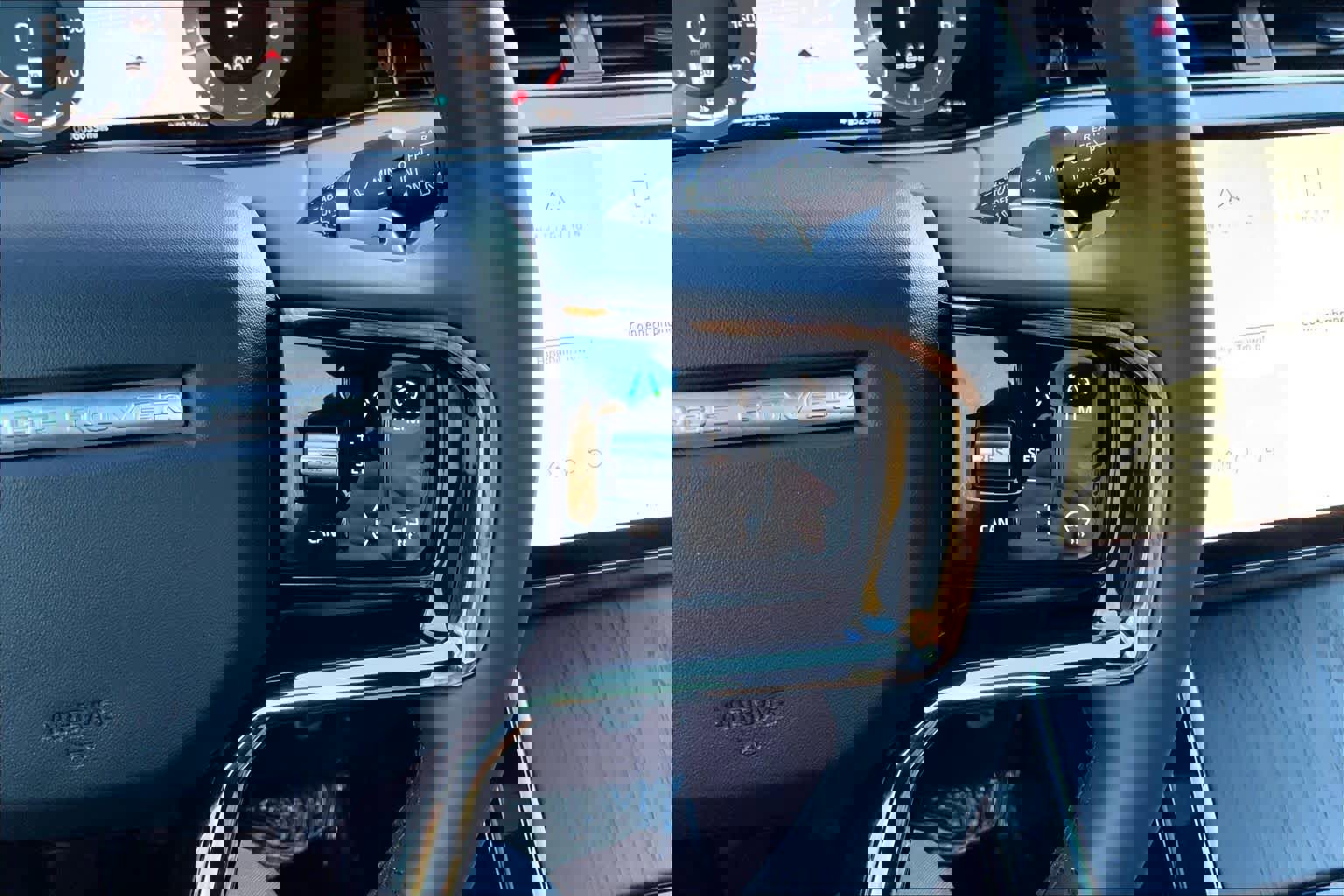 Certified 2026 Land Rover Range Rover Evoque Dynamic SE AWD/4WD image 24