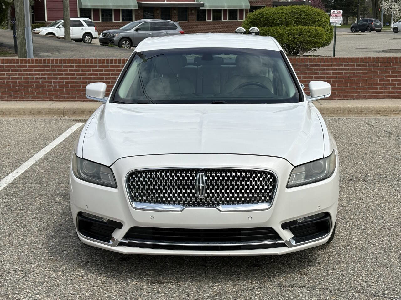 Used 2017 Lincoln Continental Premiere FWD image 5