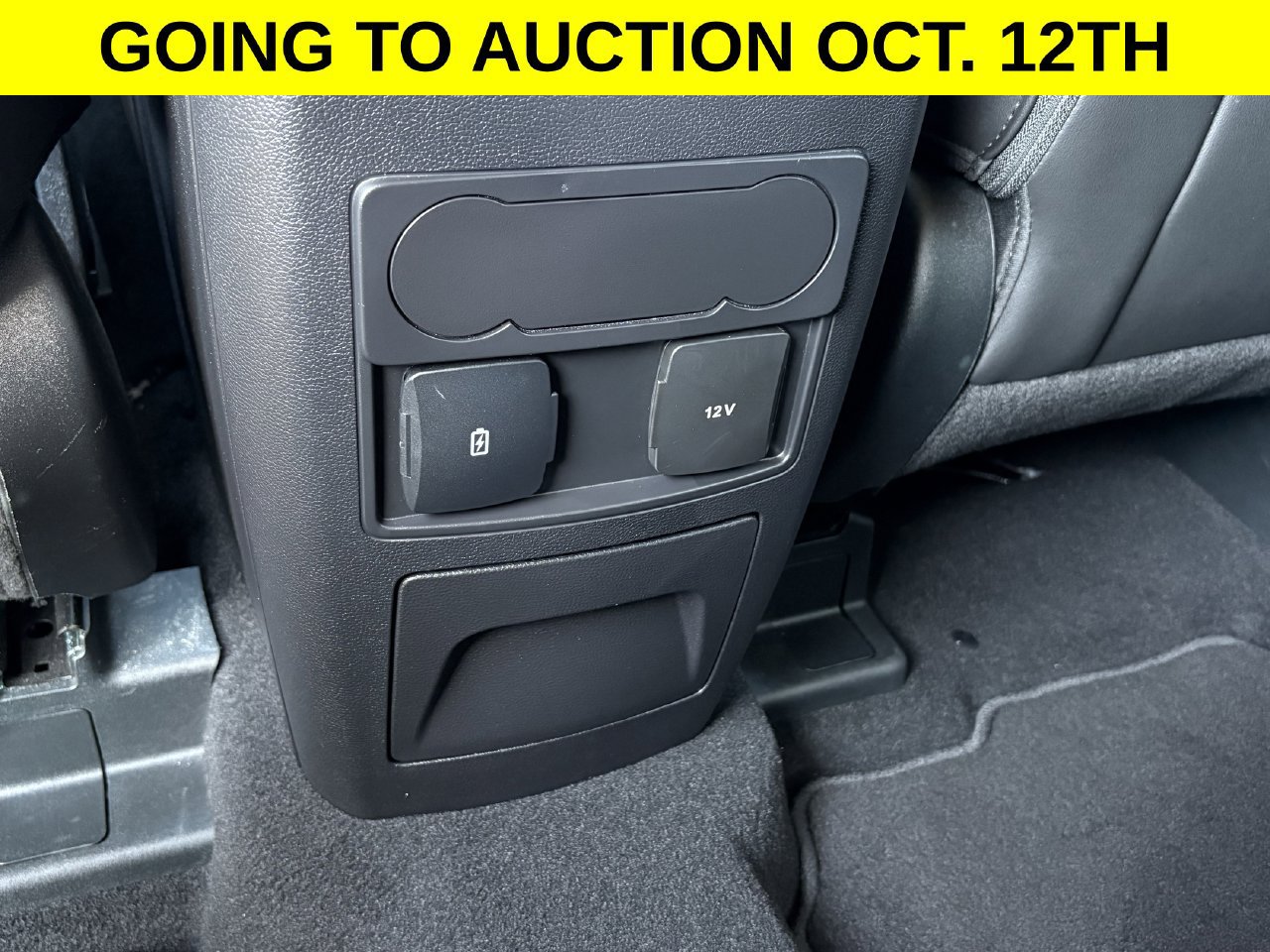 Used 2024 Ford Explorer XLT w/ Equipment Group 202A AWD/4WD image 21