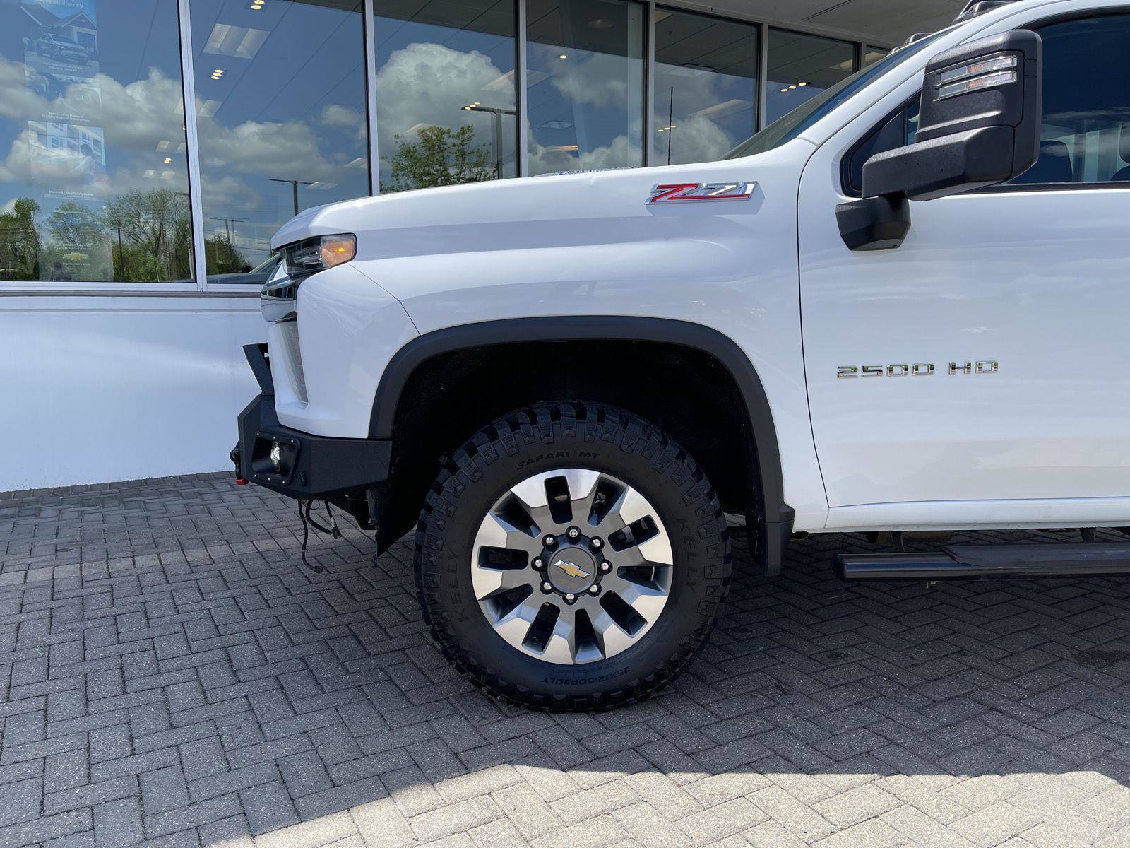 Used 2022 Chevrolet Silverado 2500 LT w/ Convenience Package AWD/4WD image 9