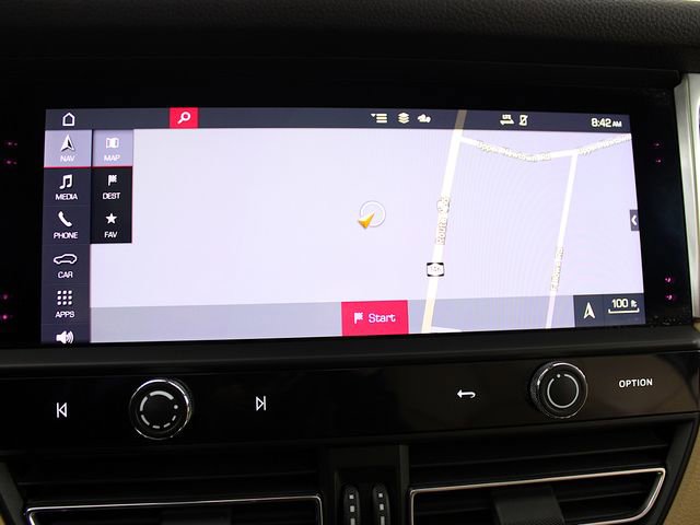 Certified 2023 Porsche Macan AWD/4WD image 16