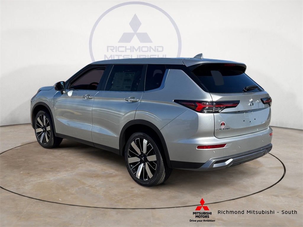 New 2025 Mitsubishi Outlander SE image 5