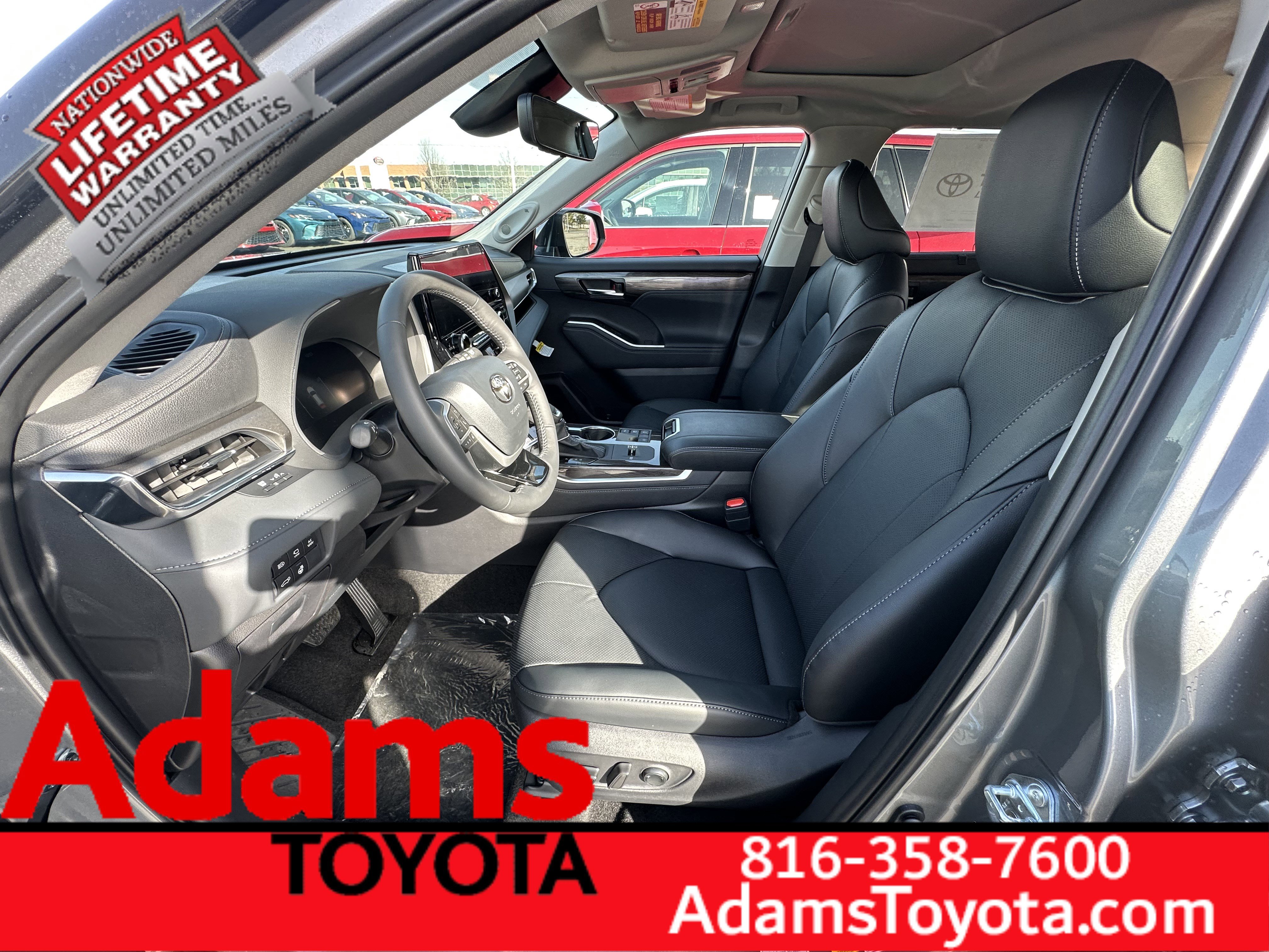 Used 2026 Toyota Highlander Limited image 5