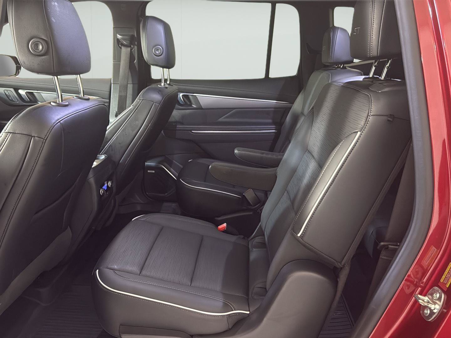 Used 2025 Buick Enclave Sport Touring w/ Trailering Package, 5000 lbs. FWD image 8