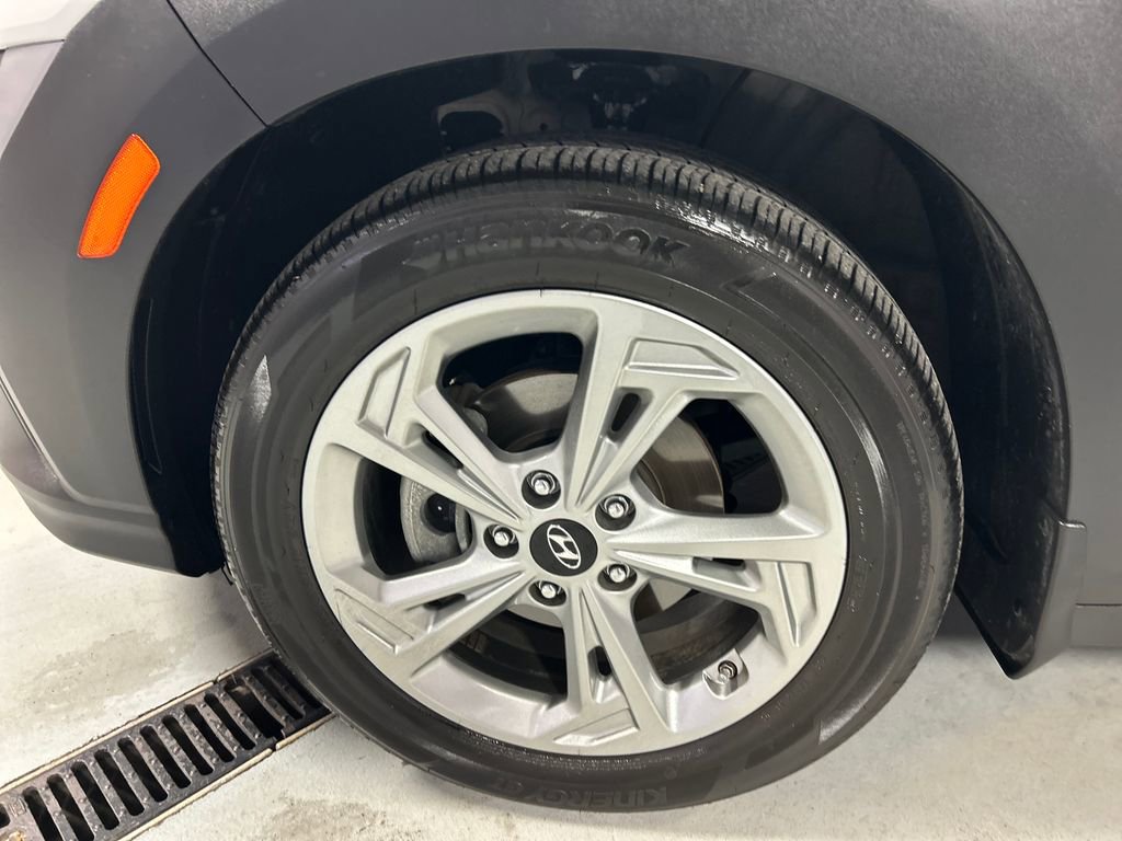 Used 2023 Hyundai Kona SEL w/ Winter Weather Package FWD image 9