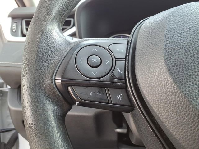 Used 2021 Toyota RAV4 LE image 16