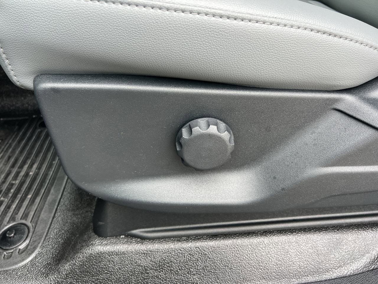 New 2026 Ford F250 XL w/ XL Chrome Package image 20