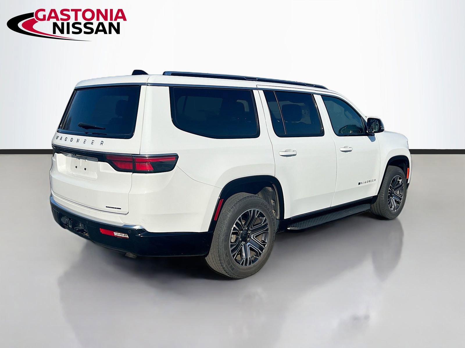 Used 2024 Jeep Wagoneer Series II w/ Flexible Seating Group image 9