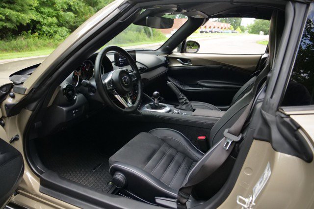 Used 2024 MAZDA MX-5 Miata RF Club w/ Weather Package RWD image 27