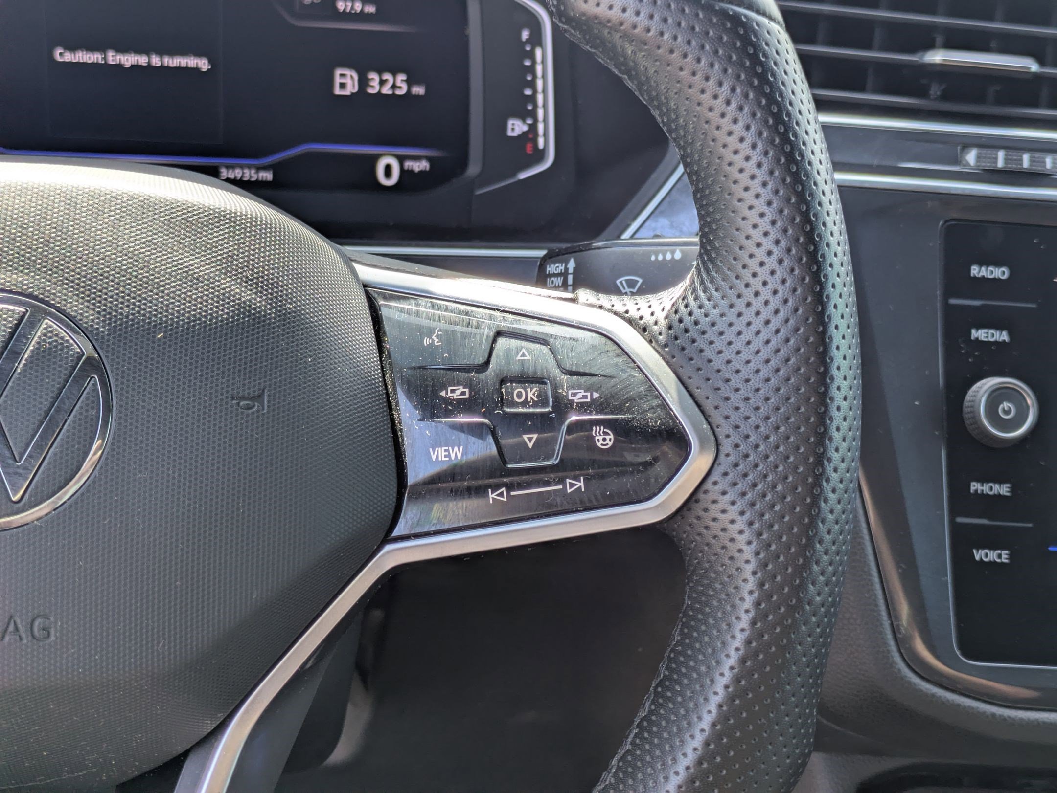 Used 2022 Volkswagen Tiguan SEL R-Line image 22