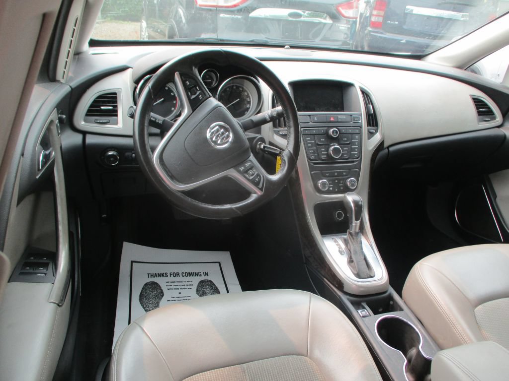 Used 2013 Buick Verano FWD image 10