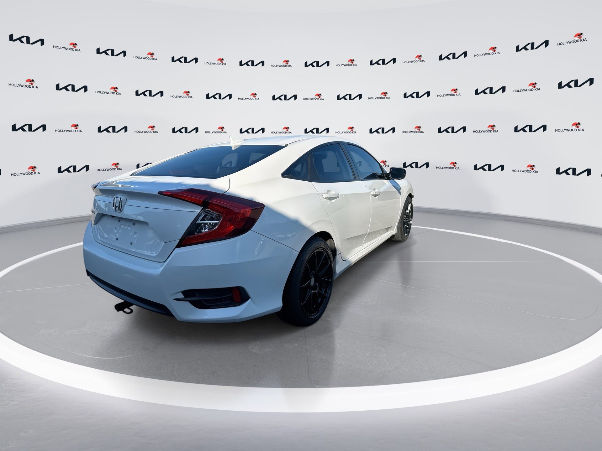 Used 2018 Honda Civic EX image 8