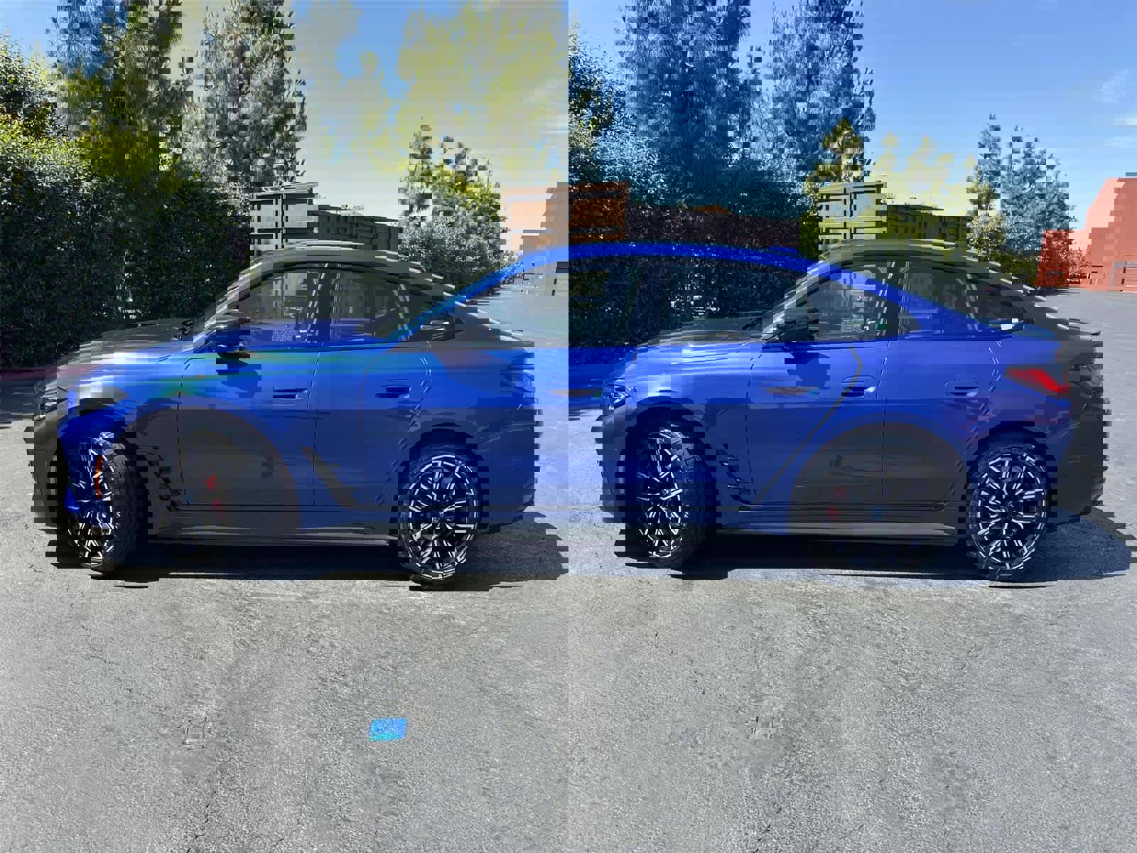 Used 2024 BMW i4 eDrive35 w/ M Sport Package RWD image 3