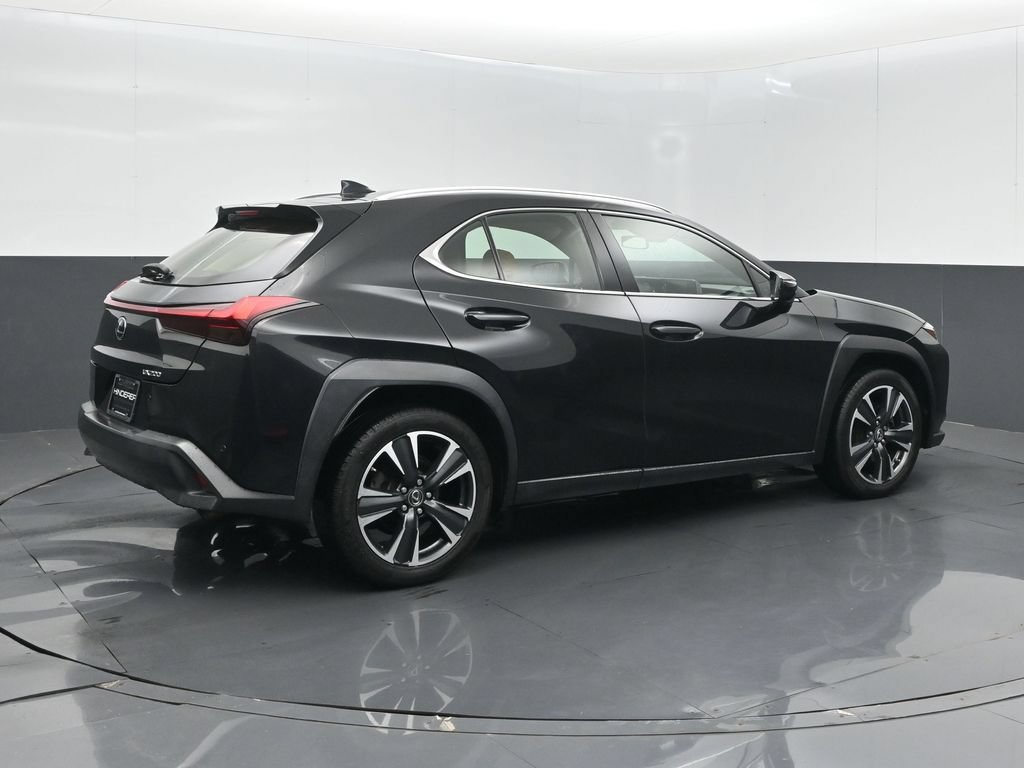 Used 2021 Lexus UX 200 w/ Accessory Package (Z2) FWD image 8