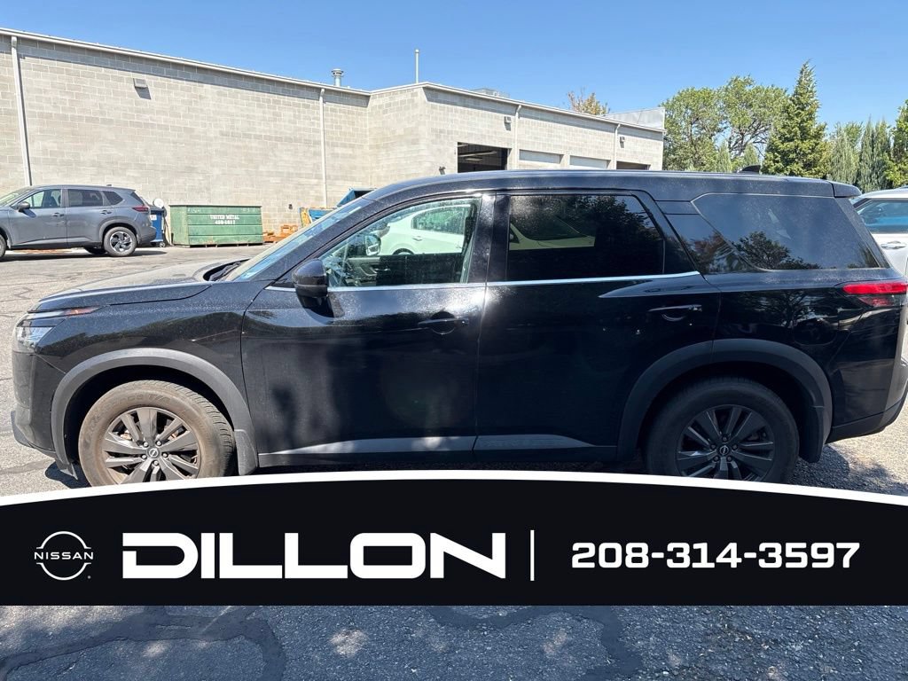 Used 2022 Nissan Pathfinder S AWD/4WD image 2